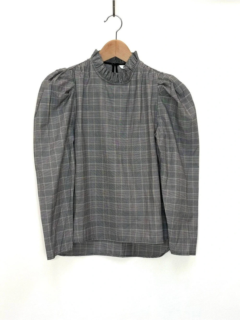 Zara Glen Plaid Ruffle Neck Blouse Size XS Puff Sleeve Cottagecore Black White